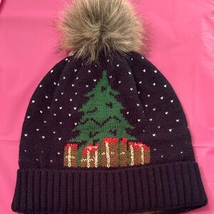 Festive Pom-Pom Beanie - Black and Green